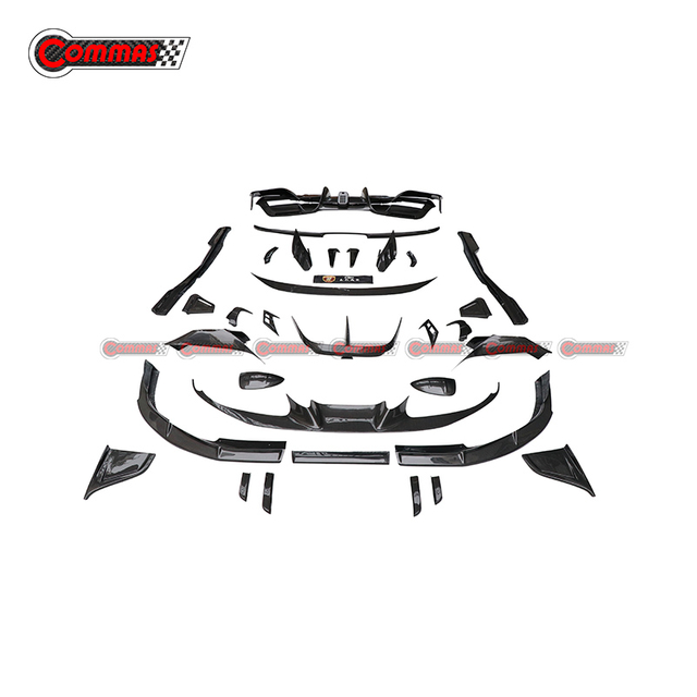 フェラーリ F8 用カーボンファイバー Mansory ボディキット