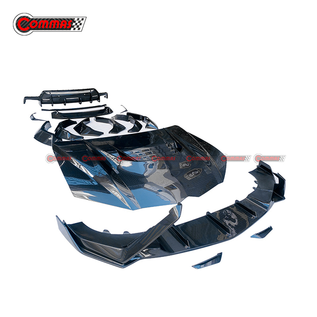 ランブロギーニ URUS 用 Vorsteiner スタイル カーボンファイバー ボディキット