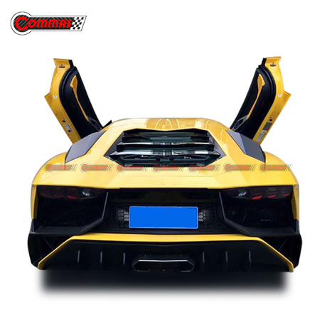 Lamborghini Aventador LP700 LP720用LP750スタイルボディキットに後付け
